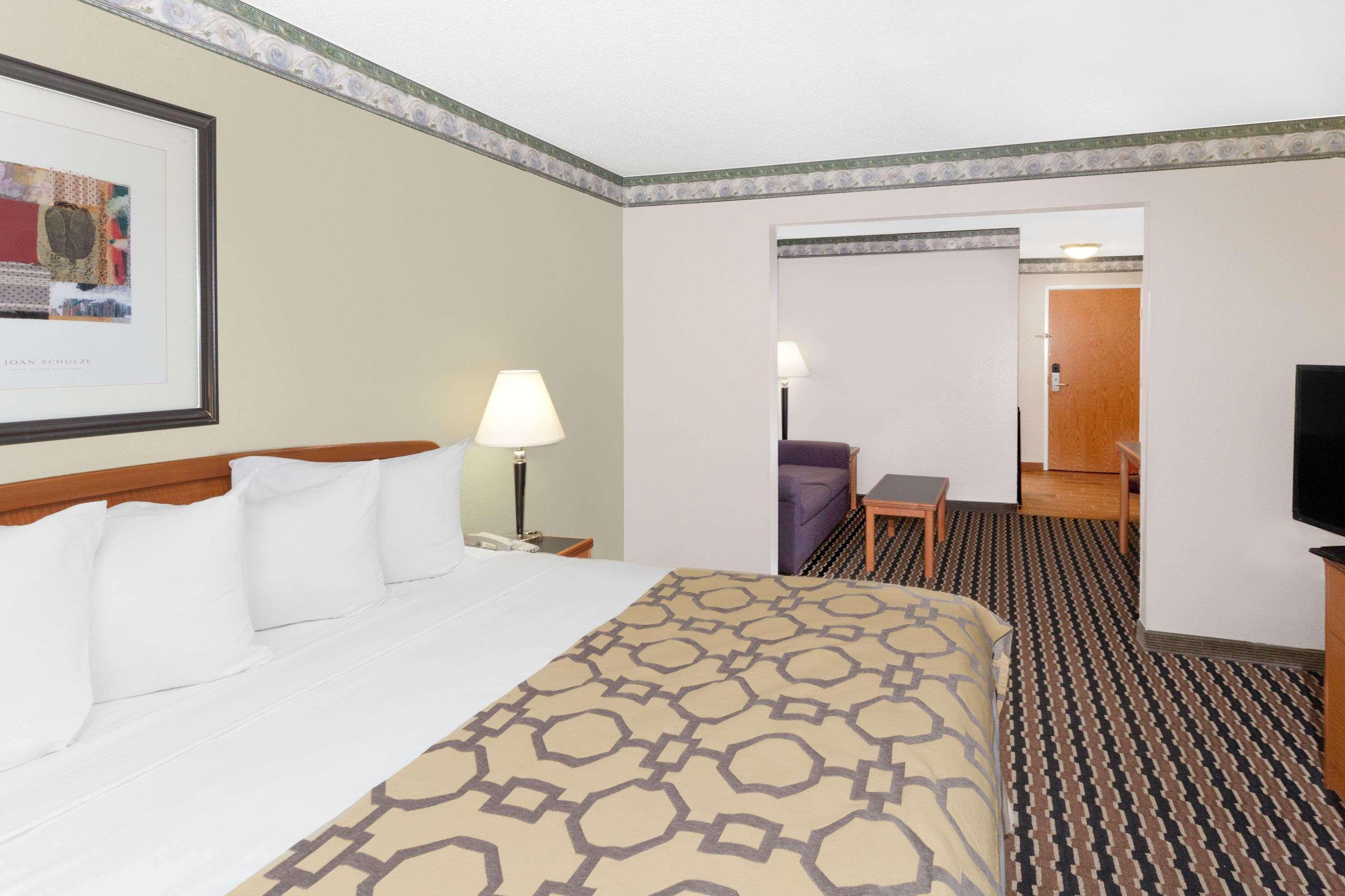 Baymont By Wyndham Fort Wayne Buitenkant foto