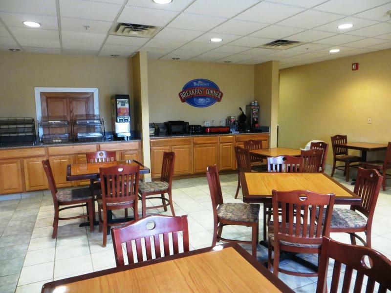 Baymont By Wyndham Fort Wayne Buitenkant foto